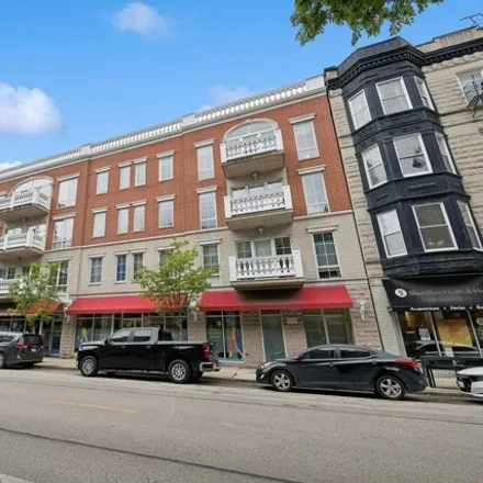 Buy this 2 bed condo on 2762 North Lincoln Avenue in Chicago, IL 60614