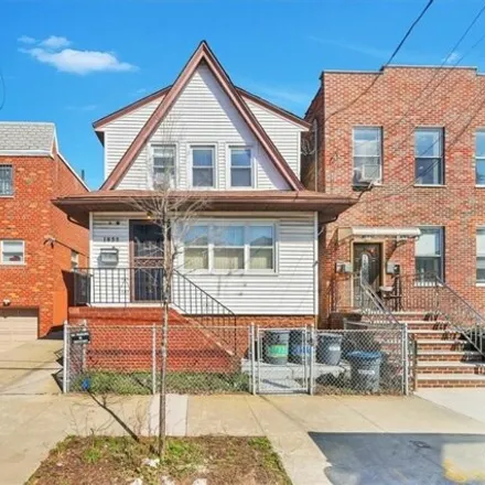 Buy this 3 bed house on 1852 Tomlinson Avenue in New York, NY 10461