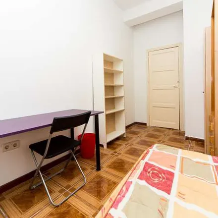 Image 3 - Uniqlo, Gran Vía, 37, 28013 Madrid, Spain - Apartment for rent