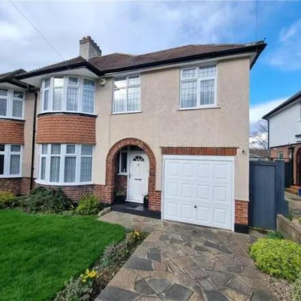Buy this 3 bed duplex on The Ridge in Tubbenden, London