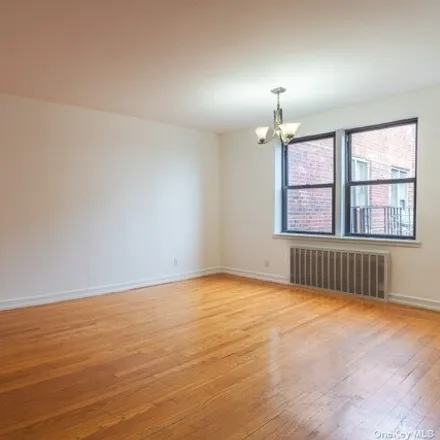 Image 3 - 445 West 240th Street, New York, NY 10463, USA - Condo for sale