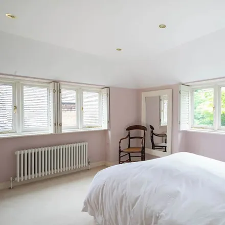 Rent this 2 bed house on London in W4 1JZ, United Kingdom