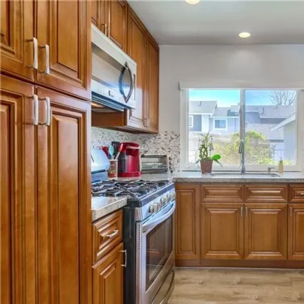 Image 3 - 22873 Taurus Lane, Lake Forest, CA 92630, USA - Townhouse for sale