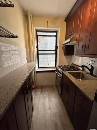 Image 7 - 251 Seaman Avenue, New York, NY 10034, USA - Apartment for rent