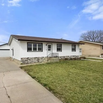 Buy this 4 bed house on 1614 45th Avenue in Columbus, NE 68601