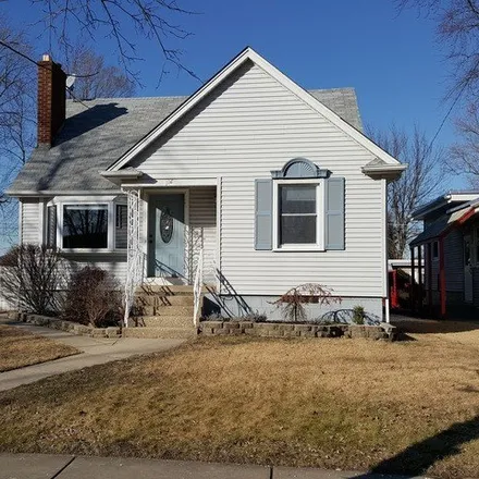 Rent this 3 bed house on 122 Elizabeth Street in Calumet City, IL 60409