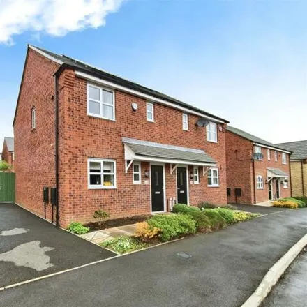 Buy this 3 bed duplex on Foxglove Close in Scarcliffe, S44 6FU