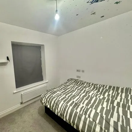 Rent this 1 bed room on 1 Barden Grove in Broom Hill, London
