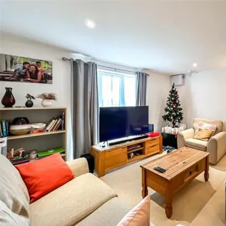Image 5 - 42 Cobden Avenue, Southampton, SO18 1FW, United Kingdom - Apartment for sale