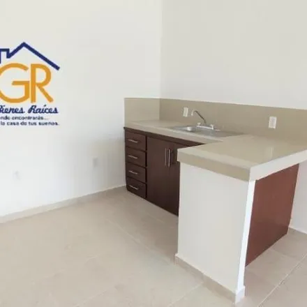 Buy this 3 bed apartment on Avenida Rosalío Bustamante in 89160 Tampico, TAM