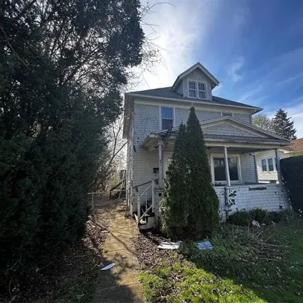 Buy this 3 bed house on 79 Bigelow Street in City of Binghamton, NY 13904