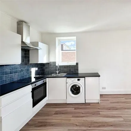 Image 3 - Rosenaree, 189 Upper Grosvenor Road, Royal Tunbridge Wells, TN1 2EF, United Kingdom - Apartment for rent