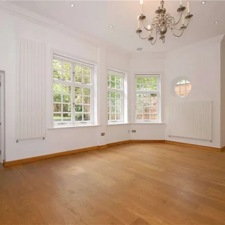 Rent this 4 bed apartment on 22 Bracknell Gardens in London, NW3 7EH