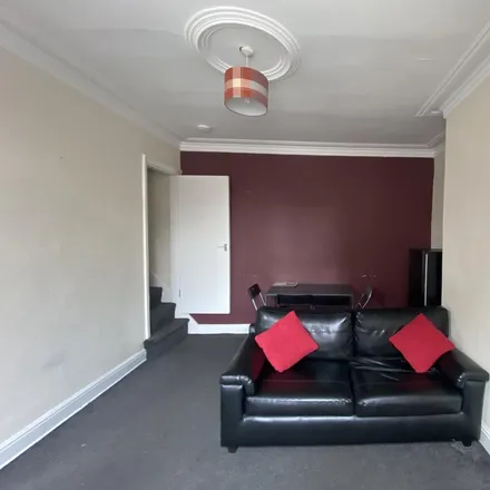 Image 2 - 20 Harold Terrace, Leeds, LS6 1PG, United Kingdom - Apartment for rent
