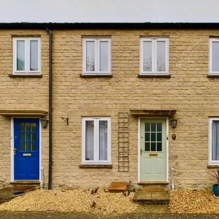 Rent this 2 bed townhouse on Cotshill Gardens in Chipping Norton, OX7 5UN