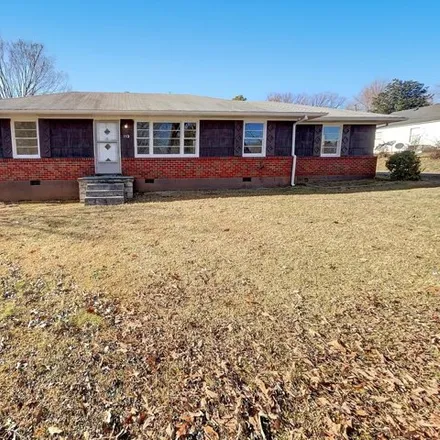 Buy this 2 bed house on 171 Lake Valley Road in Dickson, TN 37055