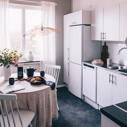 Rent this 4 bed apartment on Norra Storängsvägen in 612 42 Finspång, Sweden