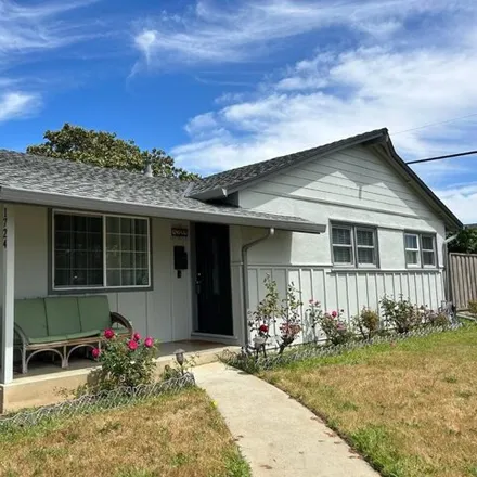 Buy this 3 bed house on 1724 Hillsdale Avenue in San Jose, CA 95124