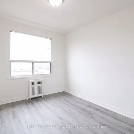 Image 7 - 500 Gilbert Avenue, Toronto, ON M6E 4Y2, Canada - Apartment for rent