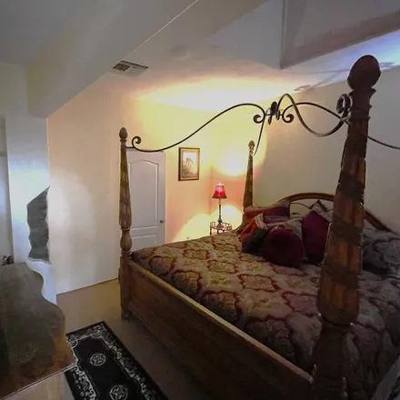 Rent this 2 bed house on Tombstone in AZ, 85638