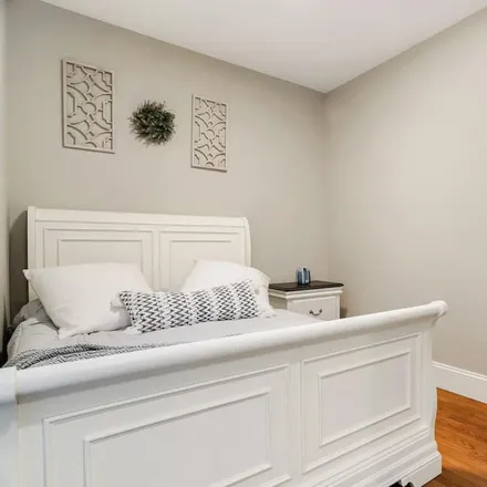 Rent this 4 bed apartment on Brookline