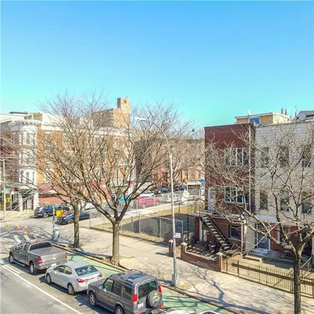Image 4 - 493 4th Avenue, New York, NY 11215, USA - Townhouse for sale