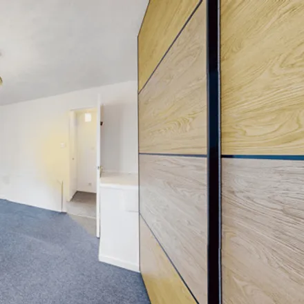 Image 8 - Campbell Close, London, SW16 6NJ, United Kingdom - Duplex for rent