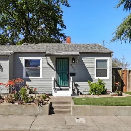 Buy this 2 bed house on 2279 Conifer Way in Del Paso Heights, Sacramento
