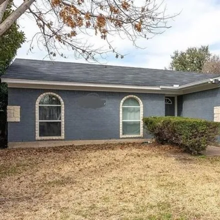 Rent this 3 bed house on 5748 Browning Boulevard in Haltom City, TX 76148