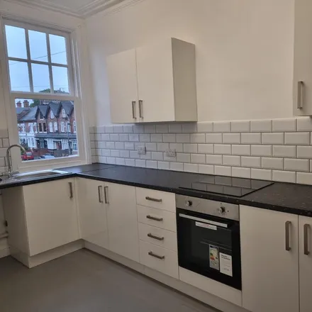 Rent this 1 bed apartment on The Clarendon in 7-9 West Avenue, Leicester