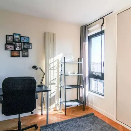 Rent this 5 bed apartment on 65 Avenue de Colmar in 92500 Rueil-Malmaison, France