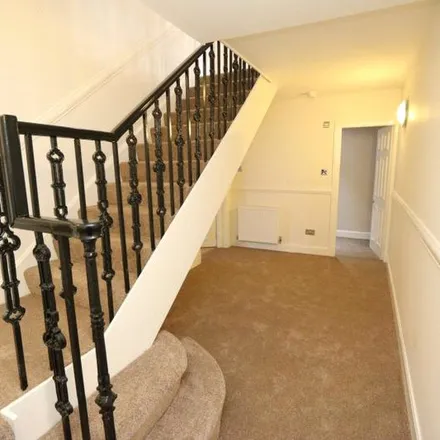 Rent this 2 bed townhouse on Woodside Crescent in Glasgow, G3 7QF