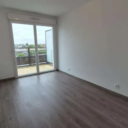 Rent this 3 bed apartment on 3 Rue de l'Église in 95120 Ermont, France