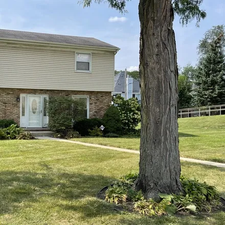 Rent this 3 bed house on 540 Mills Street in Hinsdale, Lyons Township