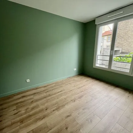 Rent this 3 bed apartment on 12 Rue Denis Papin in 38000 Grenoble, France