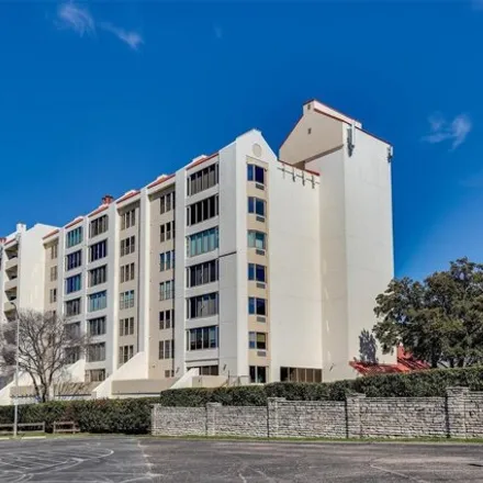 Buy this 2 bed condo on 2179 Reflection Bay Drive in Arlington, TX 76013