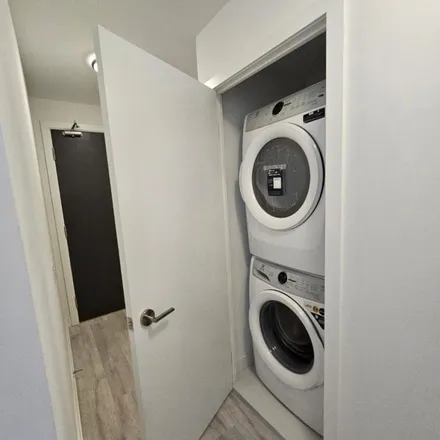 Image 5 - 5801 Yonge Street, Toronto, ON M2M 4J1, Canada - Apartment for rent