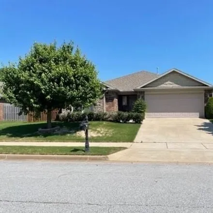 Rent this 3 bed house on 4305 Langmead Drive in Rogers, AR 72758