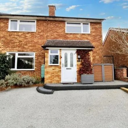 Buy this 3 bed house on School Close in The Paddocks, Stevenage