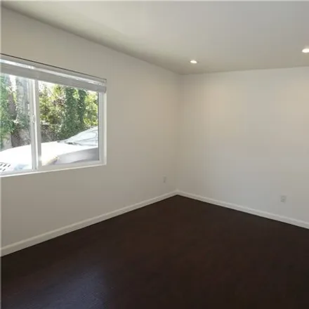 Image 8 - 2855 8th Avenue, Los Angeles, CA 90018, USA - House for rent
