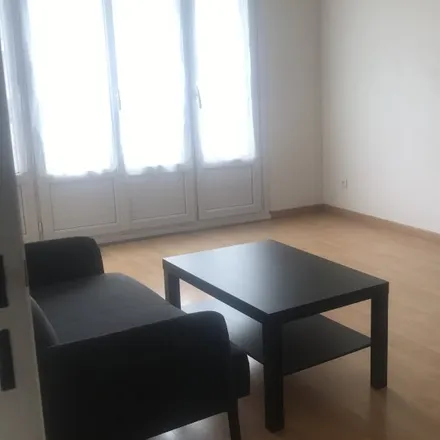 Rent this 2 bed apartment on 91 Rue Chéret in 94000 Créteil, France