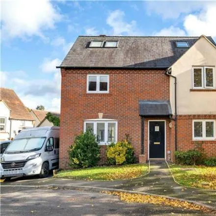 Buy this 5 bed house on Farriers Close in Ewshot, GU52 0RW