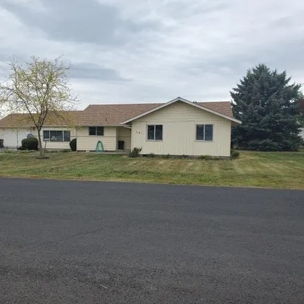 Buy this 4 bed house on 500 Martingale Road in Crook County, OR 97754