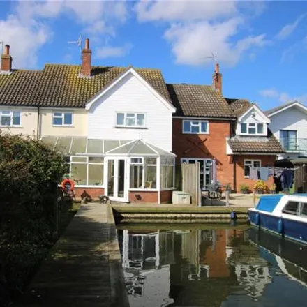 Buy this 4 bed townhouse on Fineway Leisure in The Rhond, Hoveton