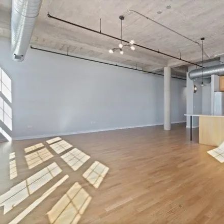 Image 9 - Shoemaker Lofts, 3963 West Belmont Avenue, Chicago, IL 60618, USA - Loft for sale