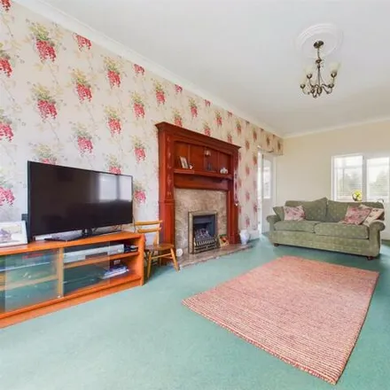 Image 7 - 758 Mansfield Road, Arnold, NG5 3FH, United Kingdom - House for sale