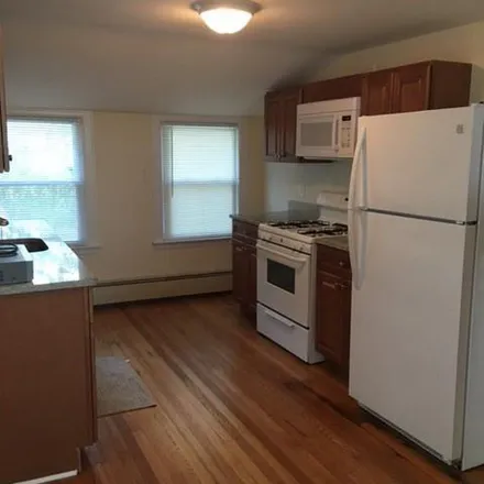 Image 4 - 25 Providence Avenue, Shelton, CT 06484, USA - Apartment for rent