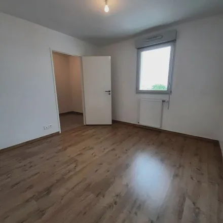 Rent this 3 bed apartment on 9 Rue Jorge Semprun in 31140 Launaguet, France