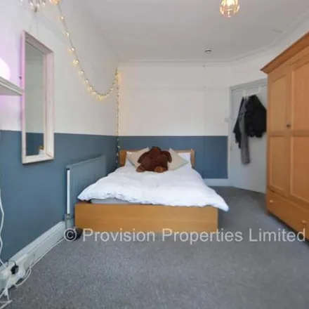 Image 4 - 39 Manor Drive, Leeds, LS6 1DD, United Kingdom - Townhouse for rent