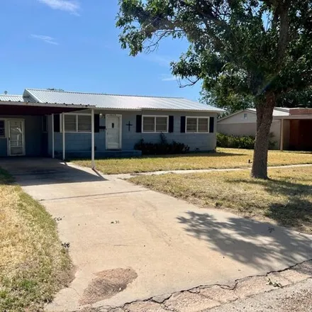 Image 2 - 177 West 13th Street, Denver City, TX 79323, USA - House for sale